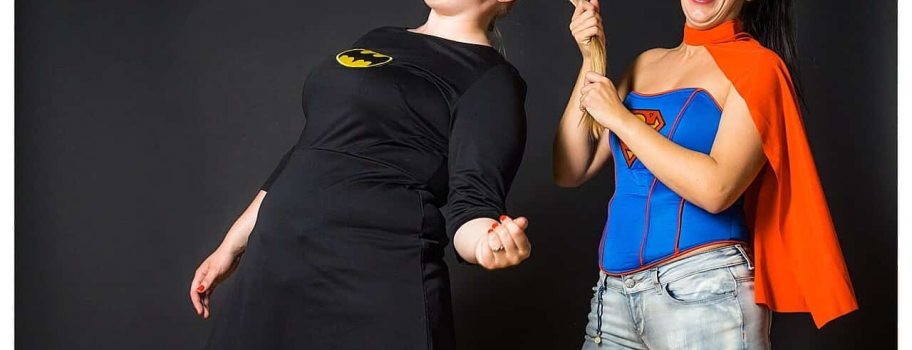 Verrücktes Freundinnen Shooting im Fotostudio